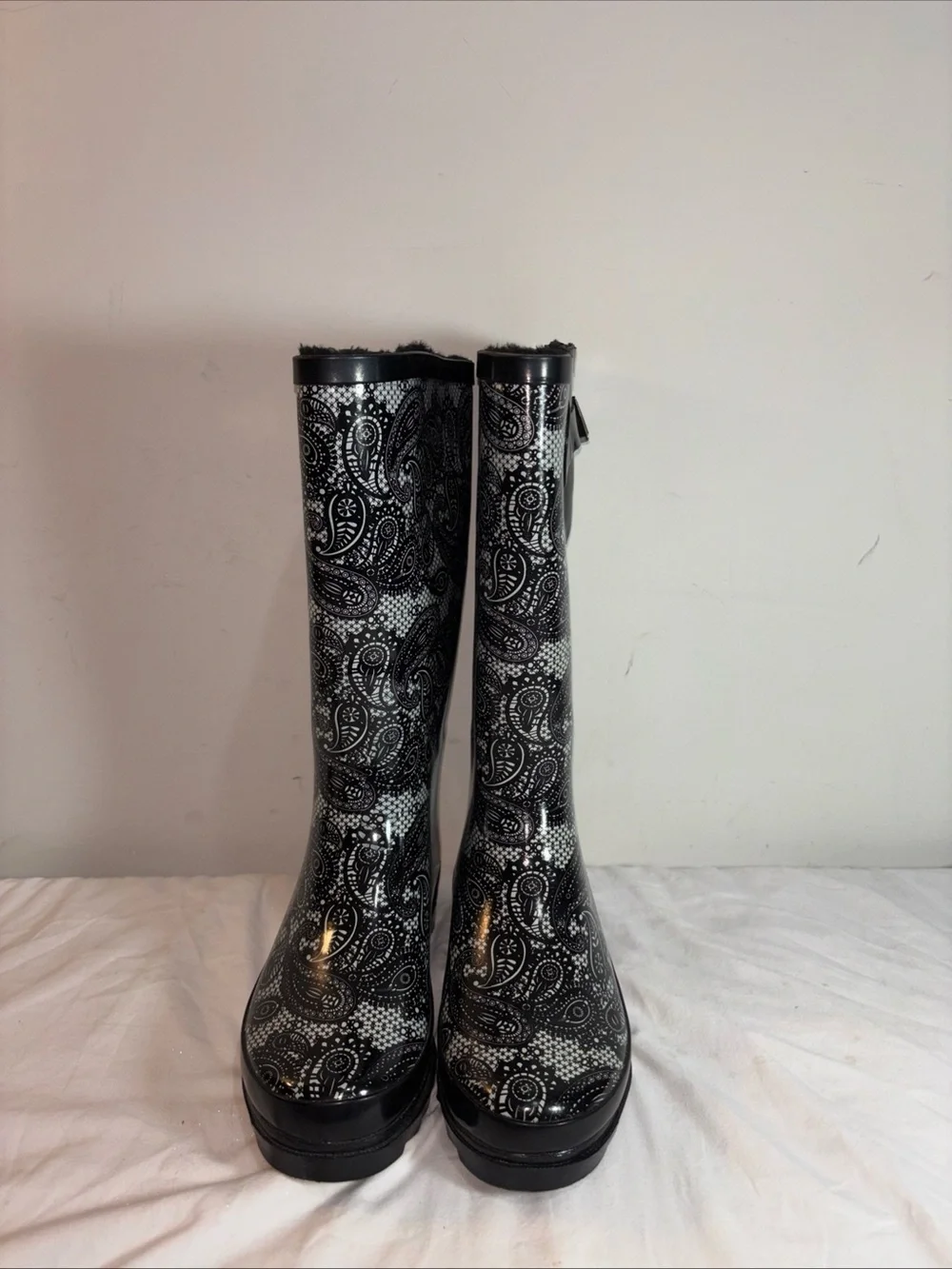Goldtoe NEW Women's Black Paisley Rain Boots. 7/24